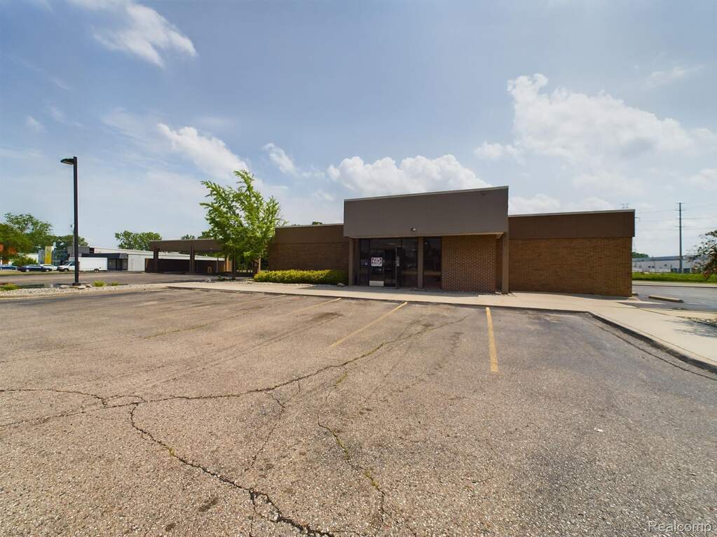 4154 Davison Road, Burton, MI 48509, Burton
