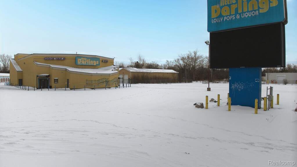 2341 S Dort Highway, Flint, MI 48507, Flint