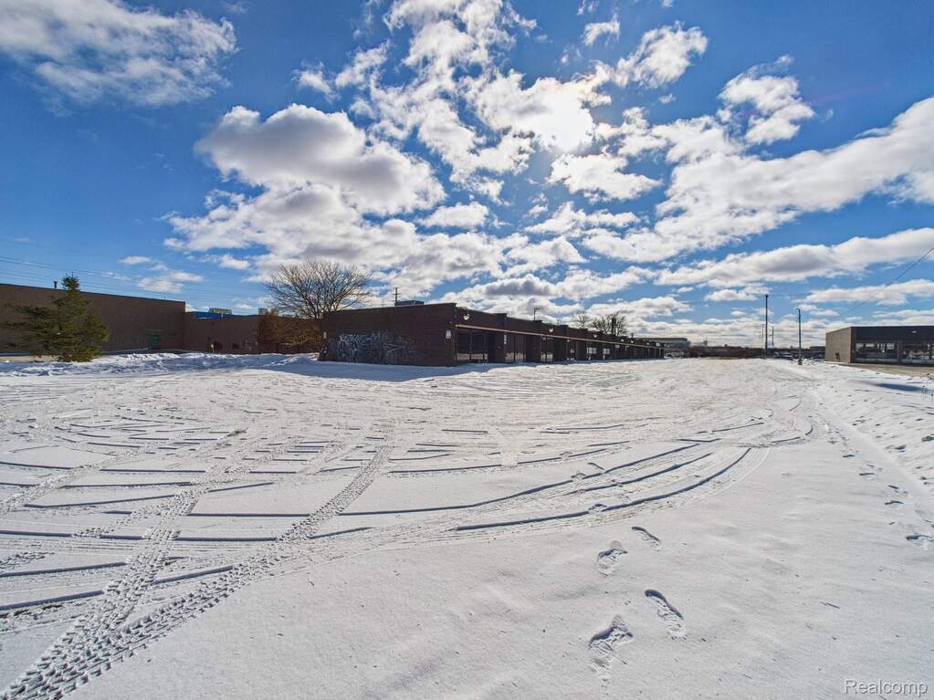 4067 E Court Street, Burton, MI 48509 - View 6