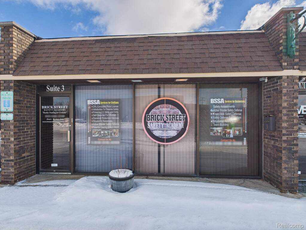 4067 E Court Street, Burton, MI 48509 - View 3