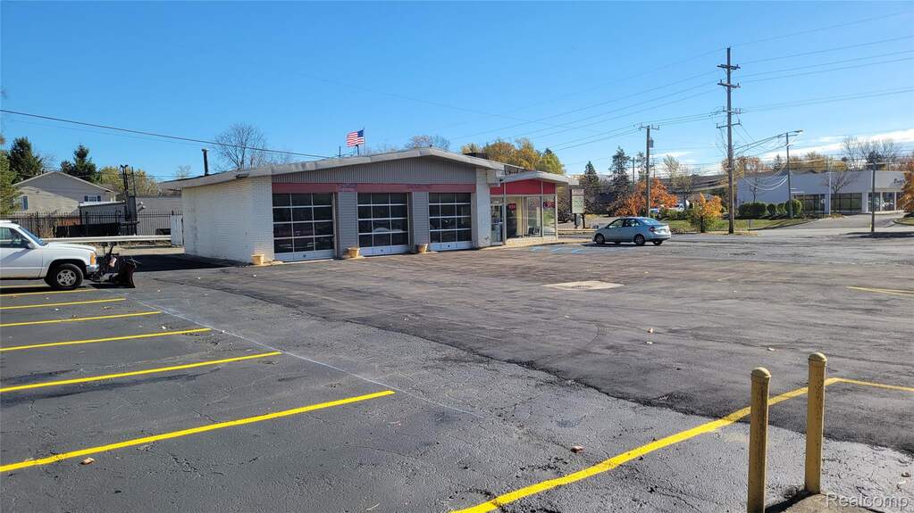 22412 Middlebelt Road, Farmington Hills, MI 48336 - View 4