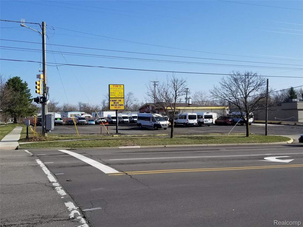 22412 Middlebelt Road, Farmington Hills, MI 48336 - View 5