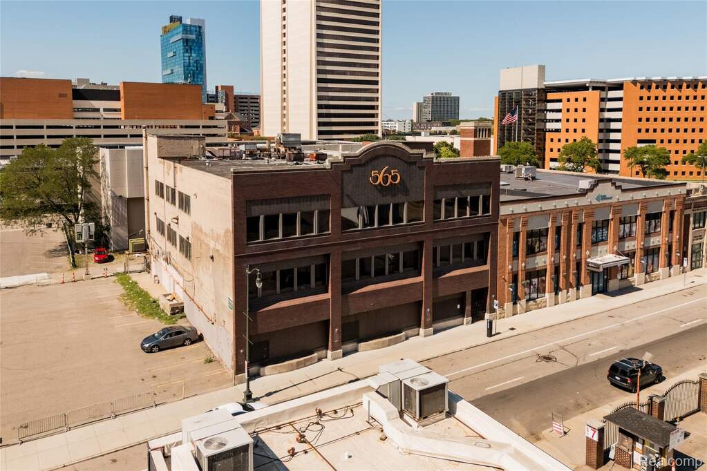 565 E Larned Street, Detroit, MI 48226 - View 2