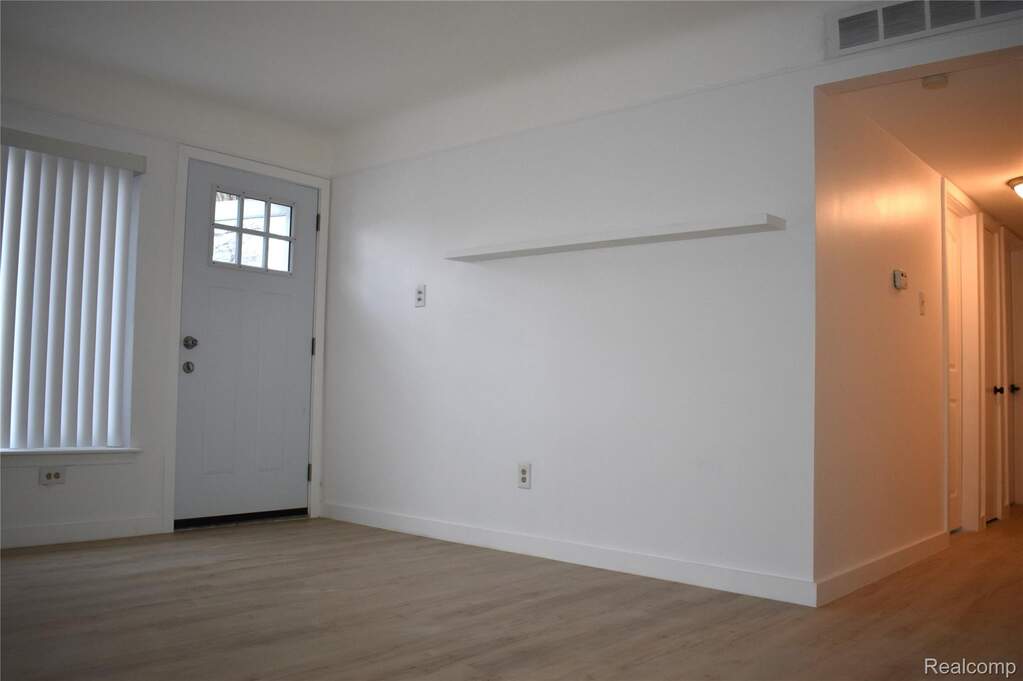 28095 Selkirk Street, Southfield, MI 48076 - View 6