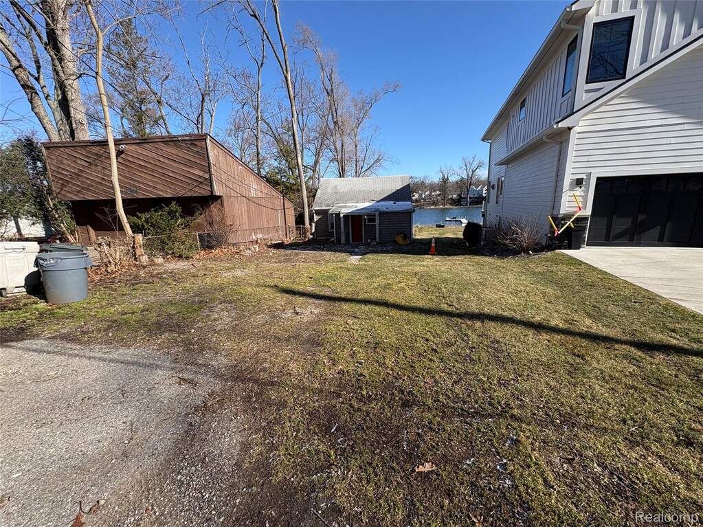 6912 Colony Drive, West Bloomfield, MI 48323, West Bloomfield