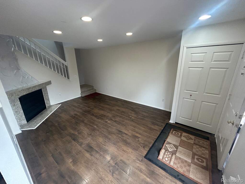 31164 Country Way, Farmington Hills, MI 48331 - More