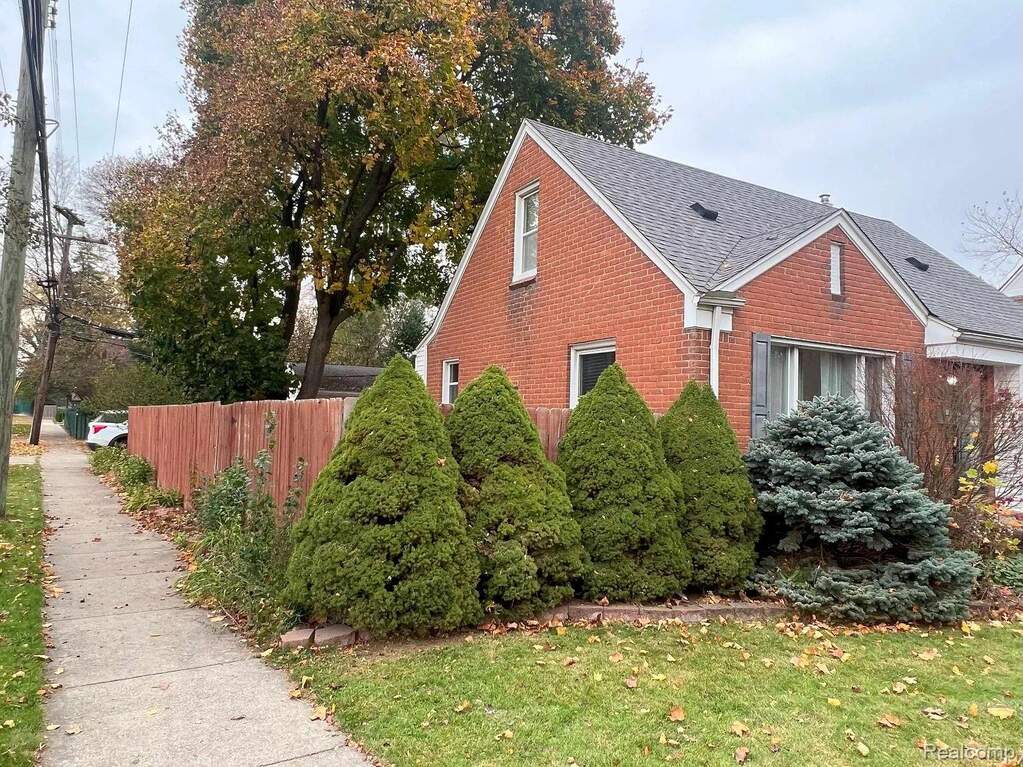 1803 N Connecticut Avenue, Royal Oak, MI 48073 - View 2