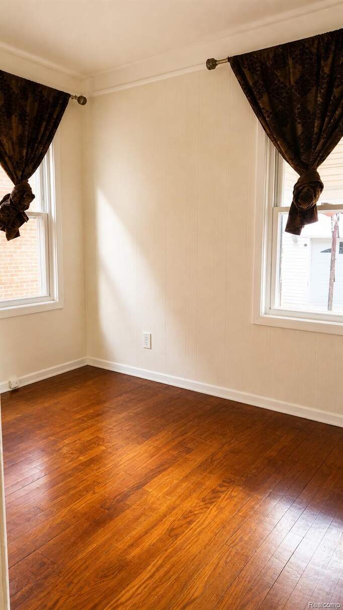 6131 Appoline Street, Dearborn, MI 48126 - View 3