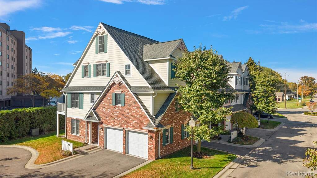 26018 Felicity Landing #8, Harrison Township, MI 48045 | MLS ...