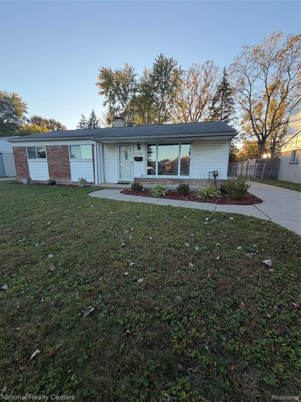 Austin Warren 32339 Chalfonte Drive, Warren, MI 48092 | MLS# 20261085638 ...