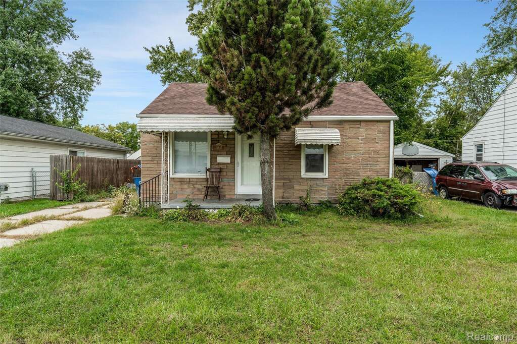 Austin Warren 21947 Elroy Avenue, Warren, MI 48089 | MLS# 20261085810 | @properties ...