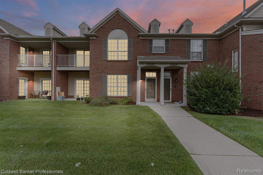 Austin Warren 29822 Heritage Parkway, Warren, MI 48092 | MLS# 20261086070 ...