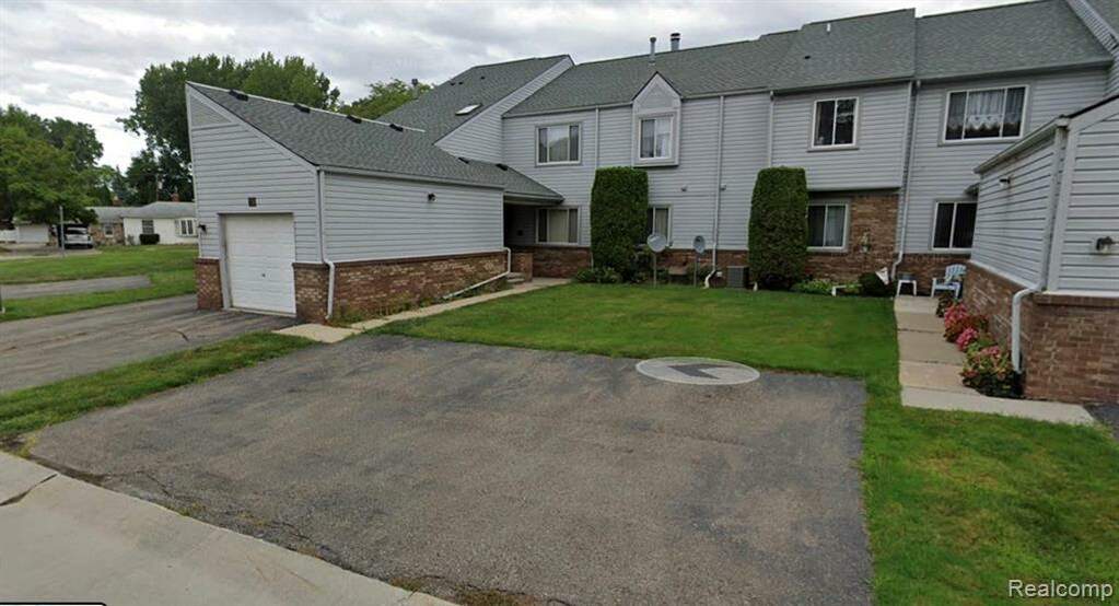 736 Claire Pointe Circle