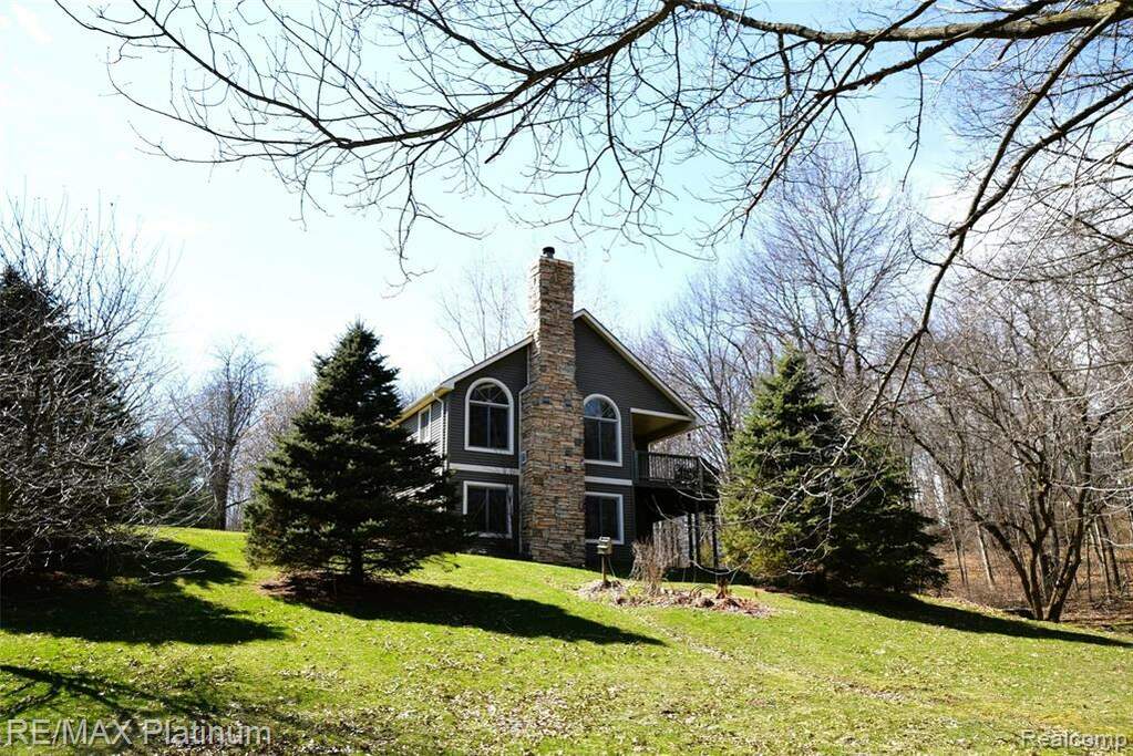 1513 E Marr Road, Howell Twp, MI 48855 MLS 2220040253 properties