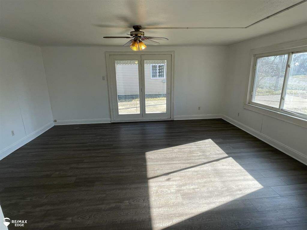1044 W Bergin Avenue, Flint Twp, MI 48507 MLS 5050101505