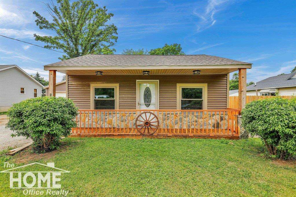 1008 S Cedar Street, Owosso, MI 48867 MLS 5050145984 properties