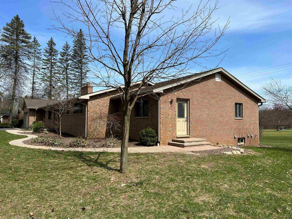 6472 Lombardy Drive, Dexter Twp, MI 48118 MLS 56050109000 properties SE Michigan