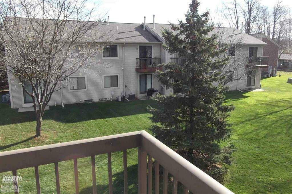 27696 Harrison Woods Lane, Harrison Twp, MI 48045 MLS 58050101407