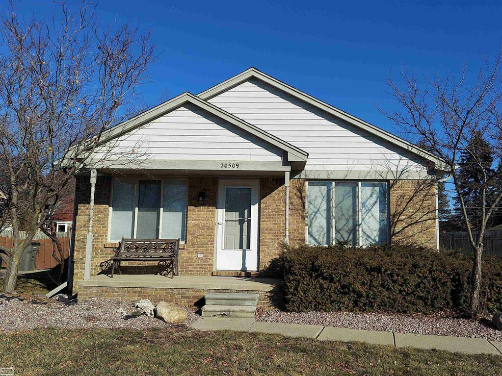 20509 Little Acres, Clinton Twp, MI 48035 MLS 58050101481 properties REMI Christie's