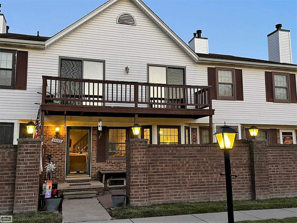 34693 E Wilma Ct, Chesterfield Twp, MI 48047 MLS 58050101588