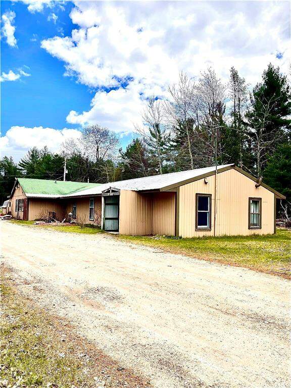 1410 Us Hwy 31, Pellston Vlg, MI 49769 MLS 58050110258 properties