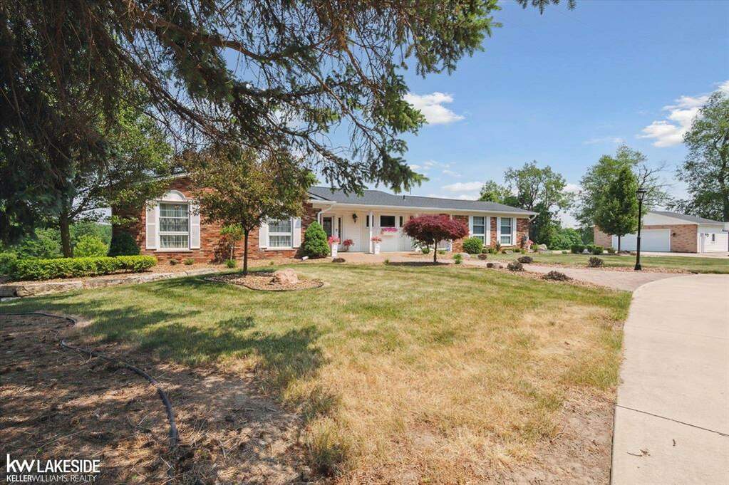 5771 Sandhill Road, Almont Vlg, MI 48033 MLS 58050111822 properties