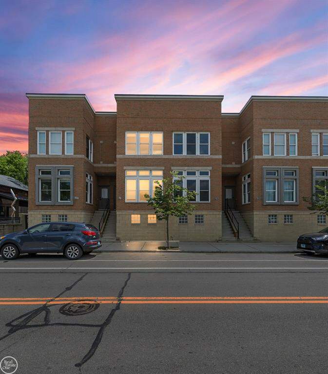 4430 3rd St, Detroit, MI 48201 MLS 58050112597 properties