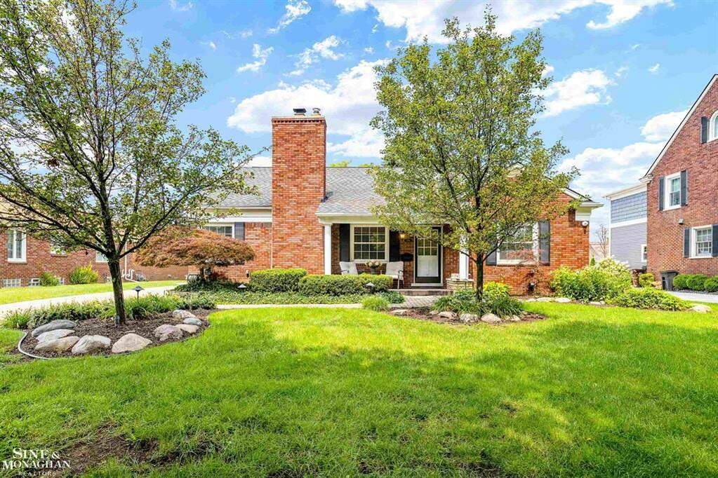 596 Hampton, Grosse Pointe Woods, MI 48236 MLS 58050116672 properties