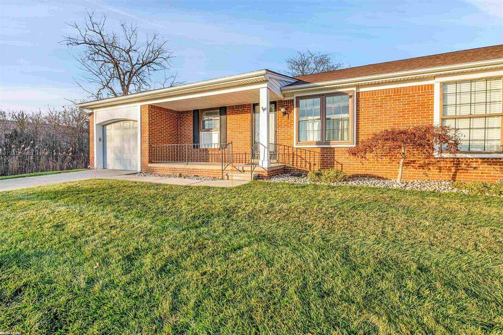 28091 W Maple Forest 24, Harrison Twp, MI 48045 MLS 58050129006