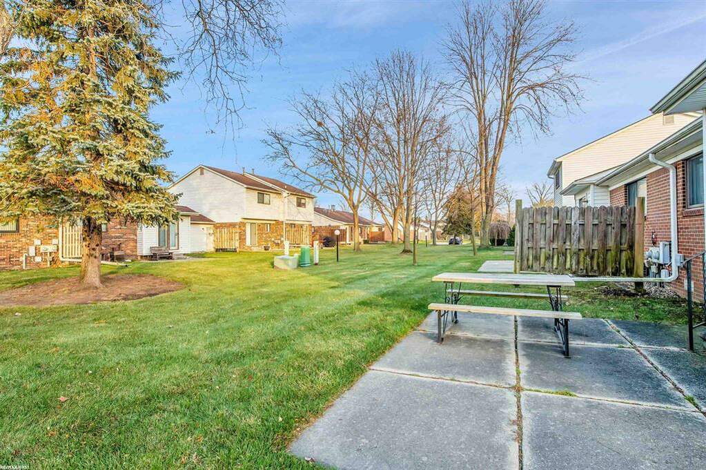 28091 W Maple Forest 24, Harrison Twp, MI 48045 MLS 58050129006