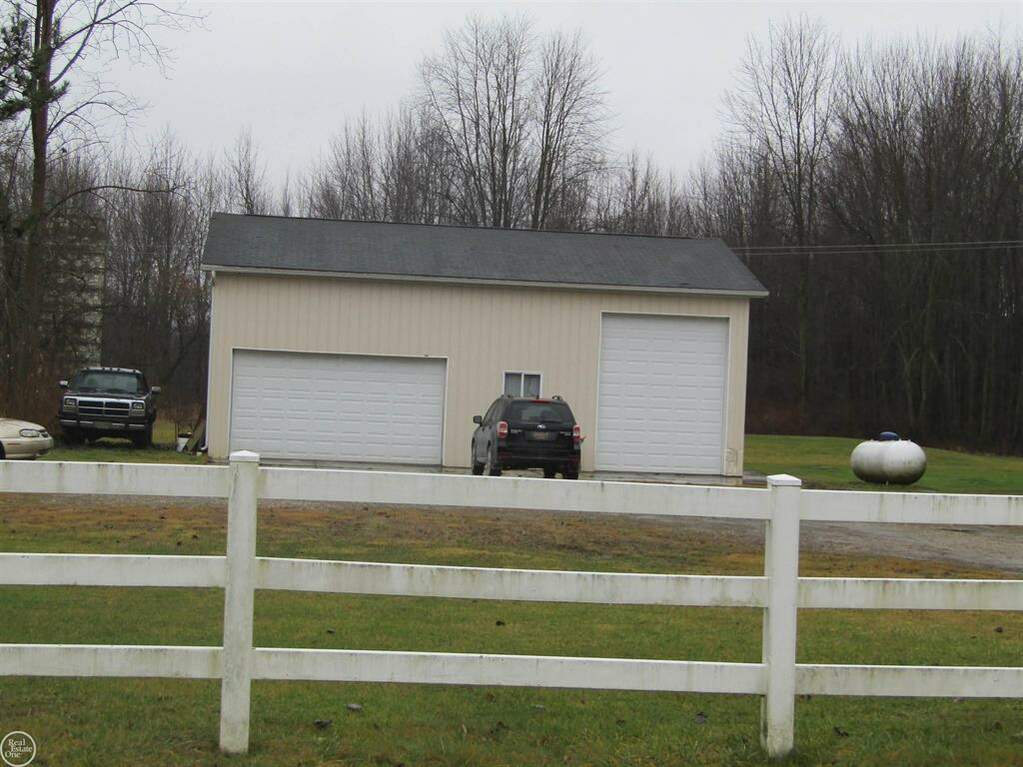 9109 Crawford Rd, Columbus Twp, MI 48063 MLS 58050130635