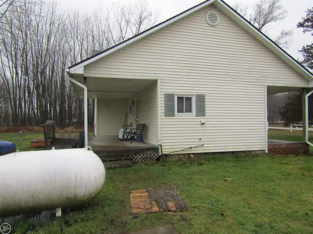 9109 Crawford Rd, Columbus Twp, MI 48063 MLS 58050130635