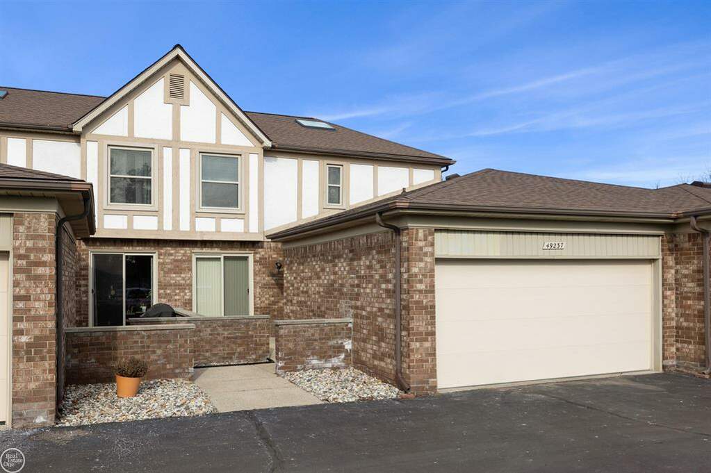 49237 Freedom, Shelby Twp, MI 48315 MLS 58050133219 properties SE