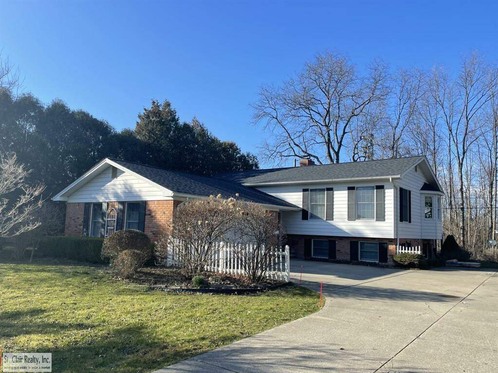 4112 Yankee, St. Clair Twp, MI 48079 MLS 58050136094 properties