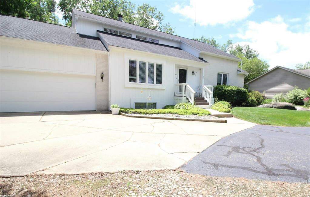 8332 E Pearson Street, Shelby Twp, MI 48316 MLS 58050146457