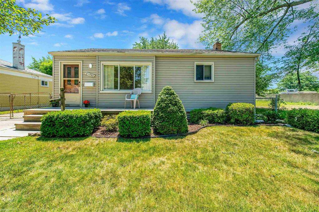 21524 Lange Street, St. Clair Shores, MI 48080 MLS 58050146498
