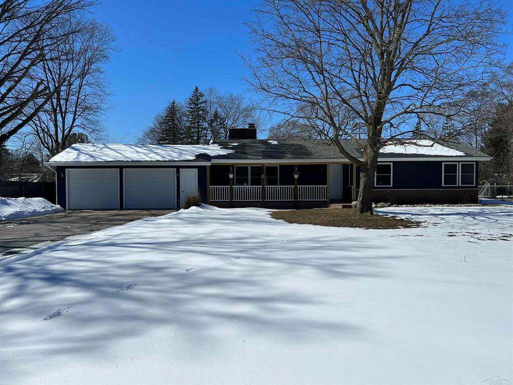 1671 N Center, Saginaw Twp, MI 48638 MLS 61050103321 properties REMI Christie's