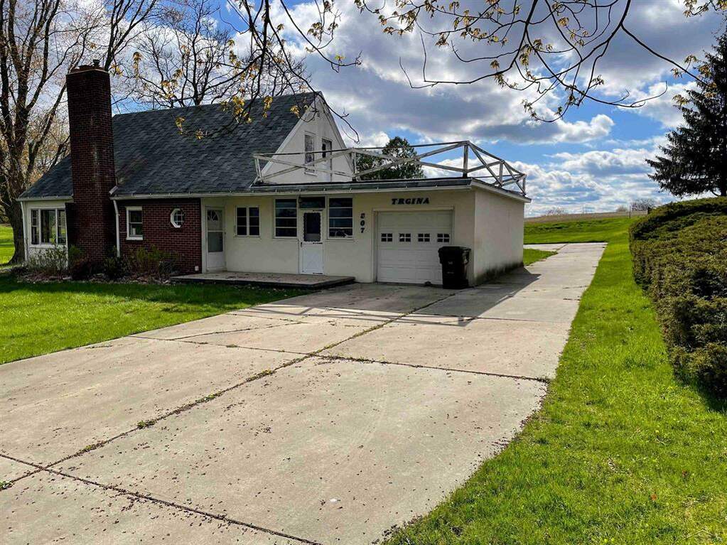 807 N Pine River St, Ithaca, MI 48847 MLS 61050109562 properties