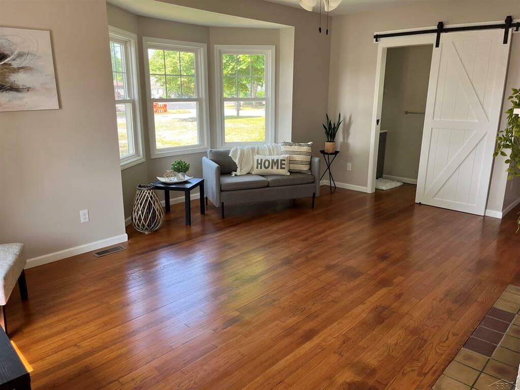 2903 Ashman Street, Midland, MI 48640 MLS 61050112921 properties