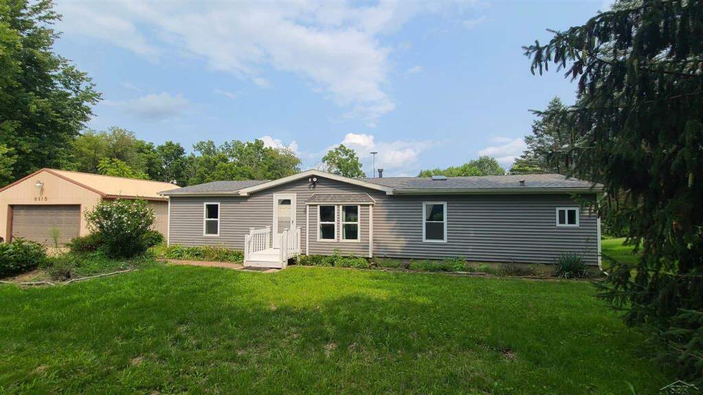 8315 Colby Lake Road, Laingsburg, MI 48848 MLS 61050117232