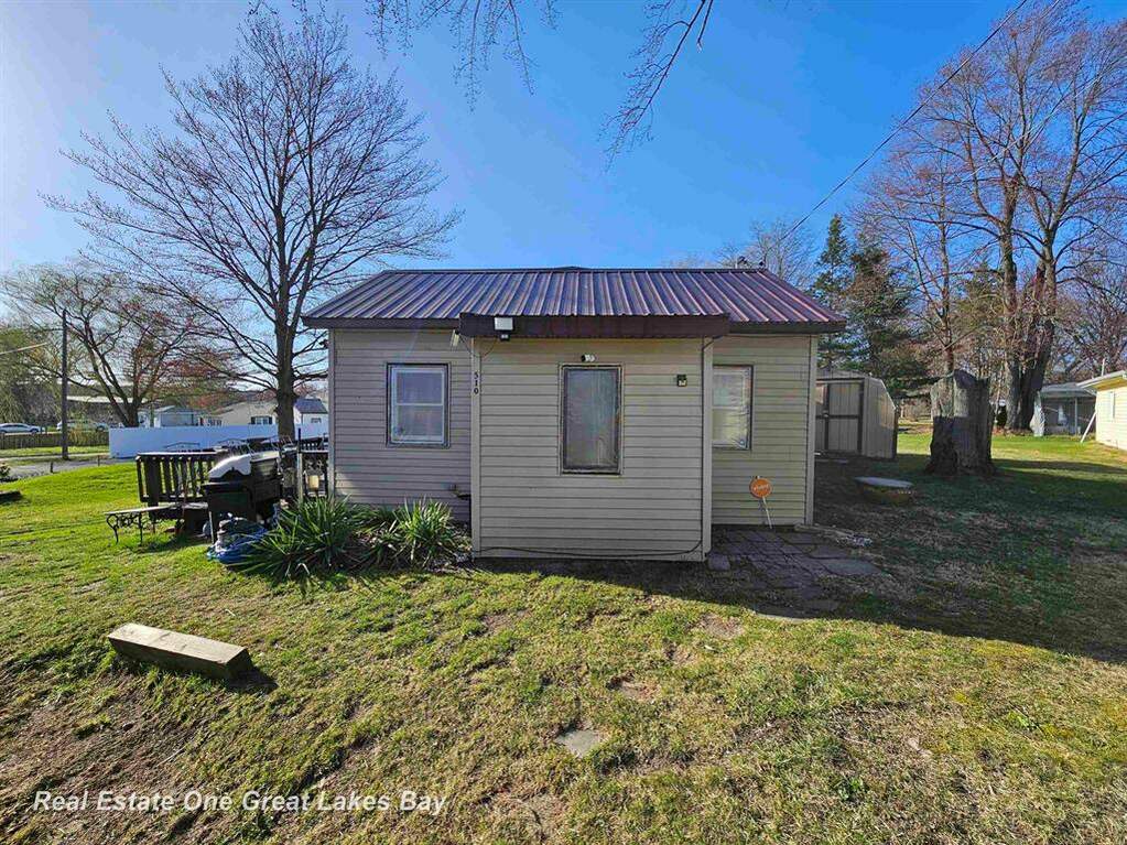 510 W Jessie Road, Edenville Twp, MI 48657 MLS 61050138042