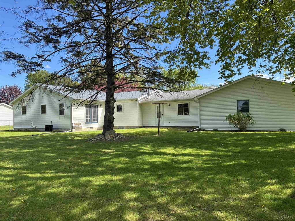 7178 London Drive, Saginaw, MI 48609 - More