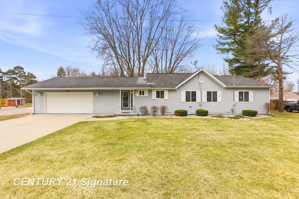 526 S Maple Street, Hemlock, MI 48626
