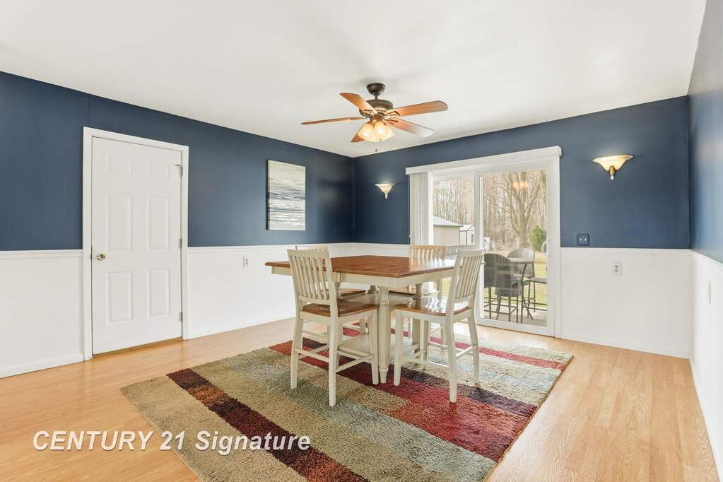 526 S Maple Street, Hemlock, MI 48626 - More
