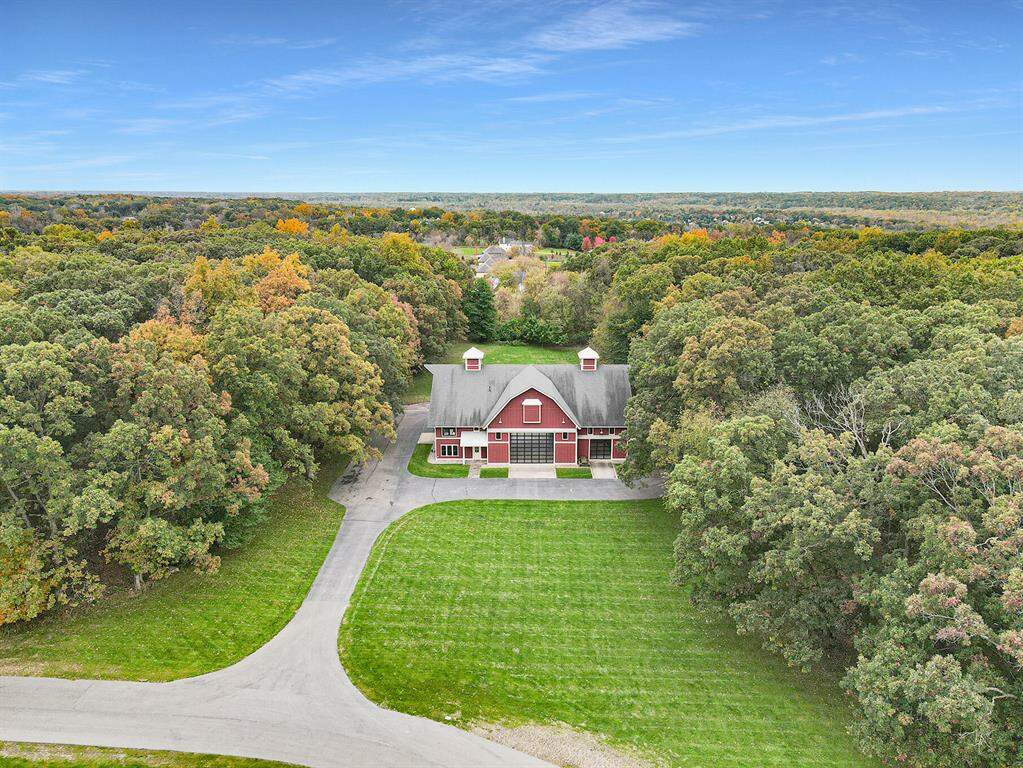 5800 White Barn Drive Ne, Ada Twp, MI 49301 MLS 65022032734 properties Detroit
