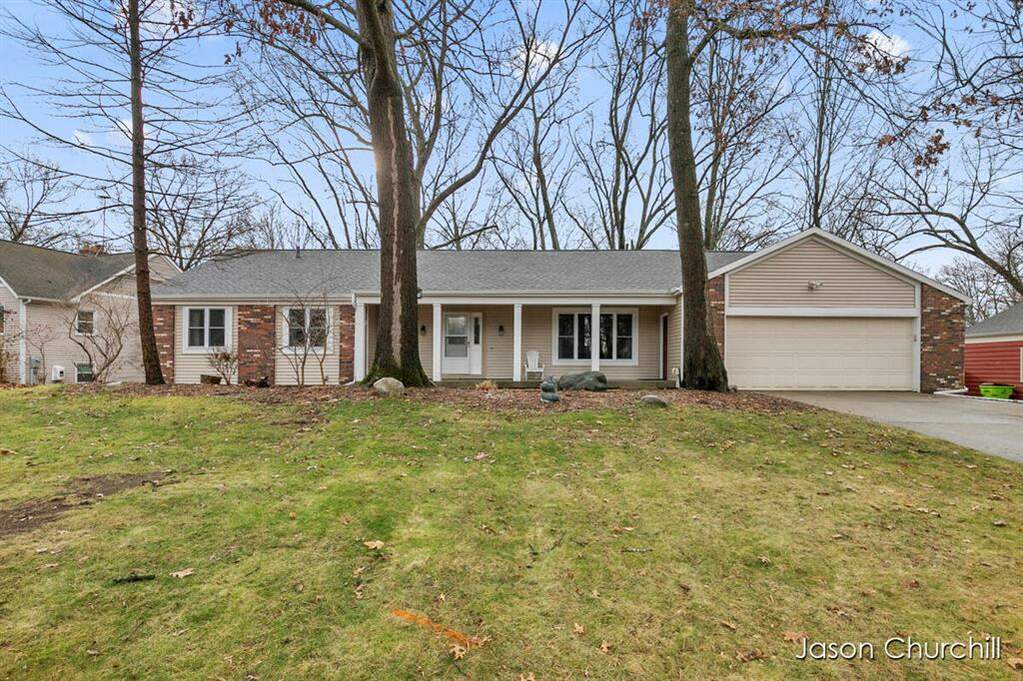 6808 Woodbrook Drive Se, Cascade Twp, MI 49546 MLS 65022050889