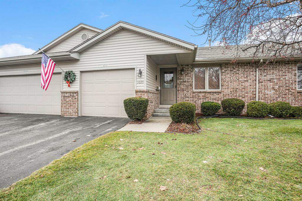 1035 Country Garden Nw, Walker, MI 49534 MLS 65023000079