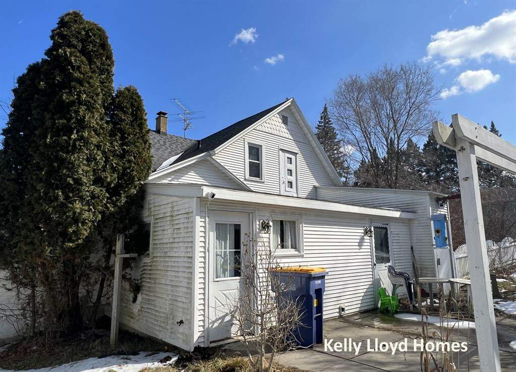 2151 Mckee Avenue Sw, Grand Rapids, MI 49503 MLS 65023006638