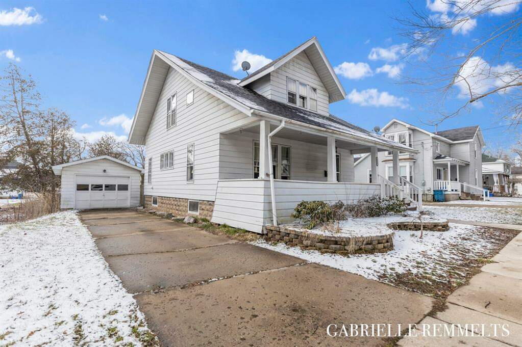 218 E Elm Street, Fremont, MI 49412 MLS 65023009322 properties SE