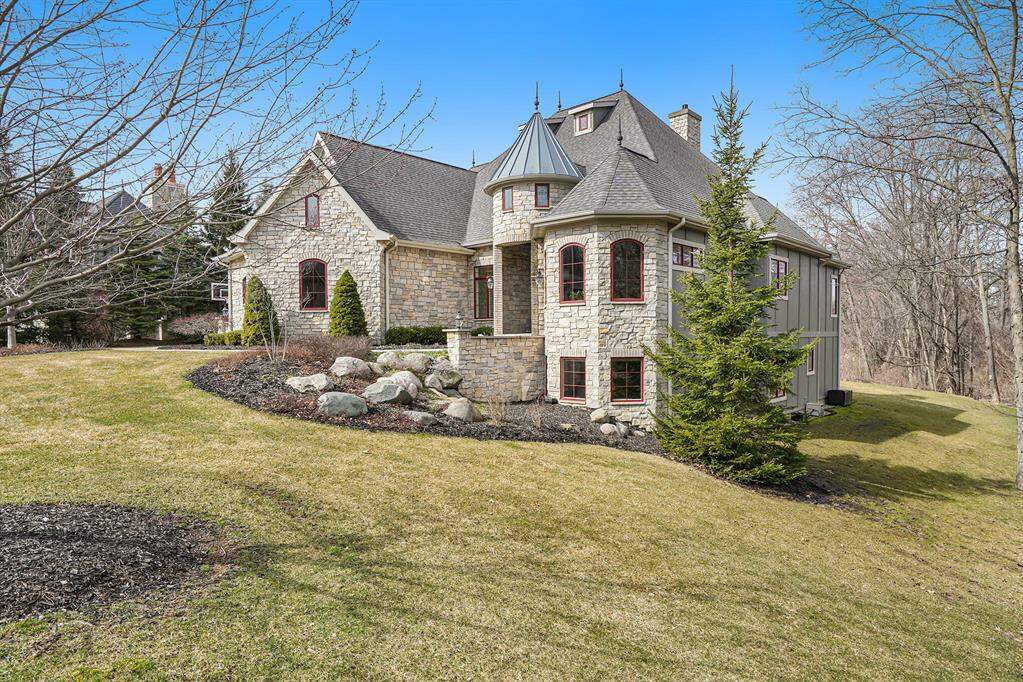 5760 Manchester Hills Drive Se, Cascade Twp, MI 49546 MLS